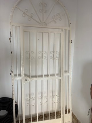 Puerta de Hierro Forjado Blanca