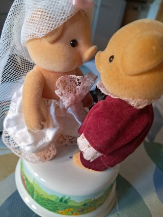 Caixa de Música Sylvanian Families Casamento