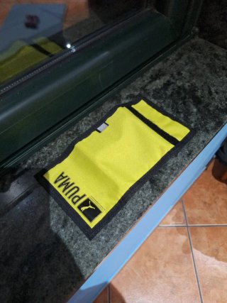 Cartera Puma Amarilla y Negra