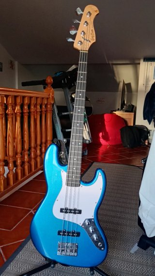 Bajo Harley Benton JB-20 BM Azul + Funda