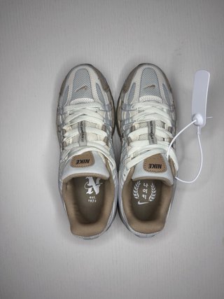 Zapatillas Nike P-6000 Beige y Gris