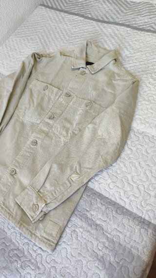Camisa beige de manga larga
