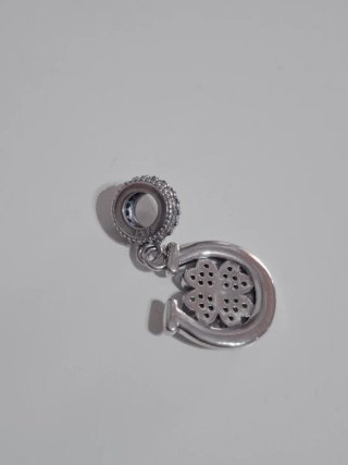 Charm Herradura y Trébol
