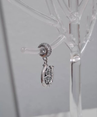Charm Herradura y Trébol