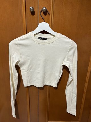 Camiseta Zara Crop Top Manga Larga Blanca