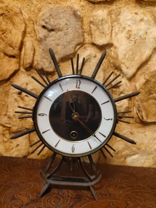 Reloj Sobremesa Vintage "Sunburst" Patria