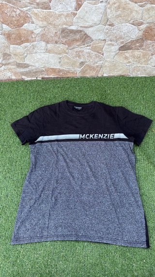 Camiseta McKenzie Negra y Gris