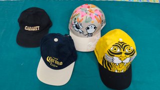 4 Gorras Variadas
