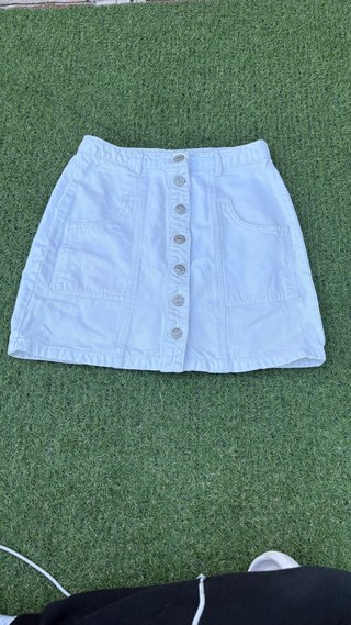 Falda vaquera blanca con botones