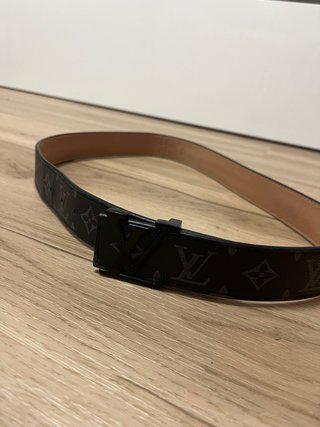 Cinturón Louis Vuitton (LV)