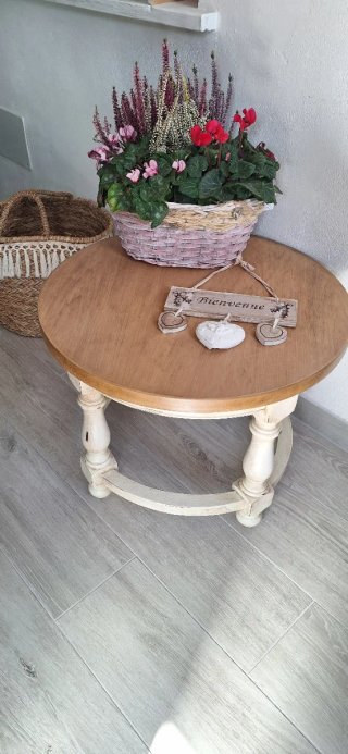 Tavolino in legno stile shabby