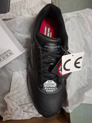 Zapatillas Skechers Talla 43 Negras. Solo envio.