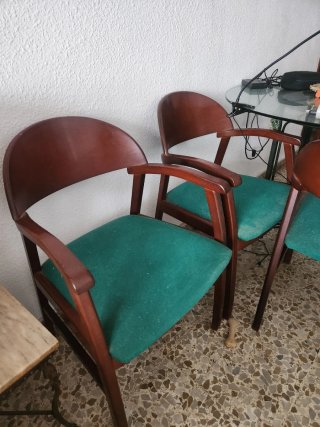 5 Sillas de Madera