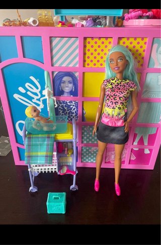 Barbie Pediatra con accesorios