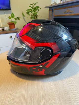 Casco Shark shestter.