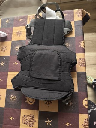 Mochila portabebés negra
