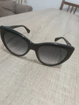 Gafas de sol negras