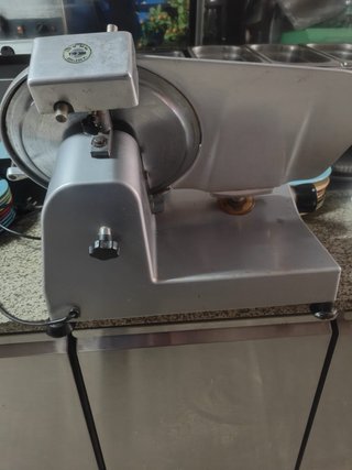 Cortadora de fiambres profesional