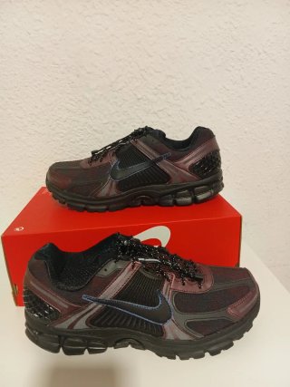 Nike Zoom Vomero 5 Negro/Morado