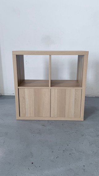 Scaffale IKEA Kallax con 2 porte