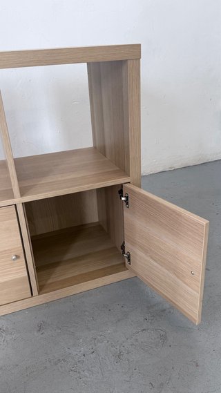 Scaffale IKEA Kallax con 2 porte