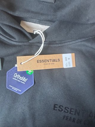 Sudadera Fear of God Essentials Negra