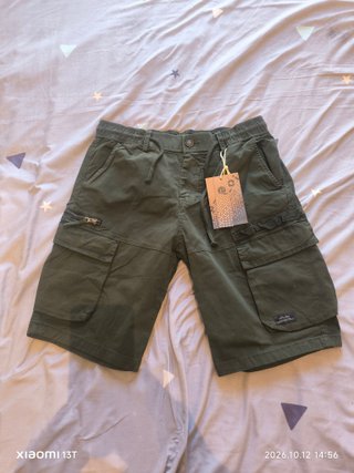 Pantalón corto cargo verde oliva