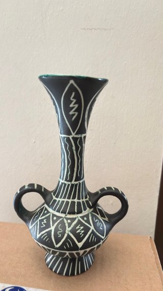 Vaso  in ceramica nero e verde