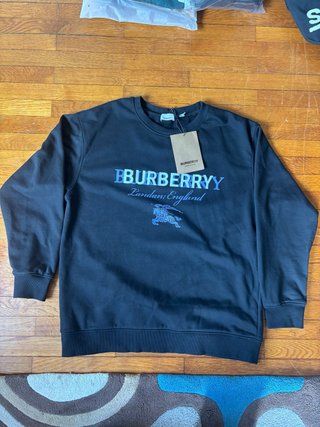 Sudadera Burberry Negra
