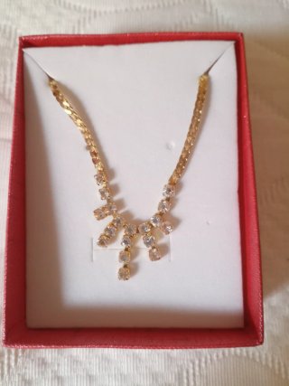 Gargantilla chapada oro