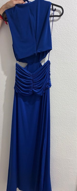 Vestido largo de fiesta azul con cortes
