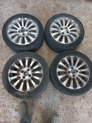 Llantas Ford 15 (4 unidades)