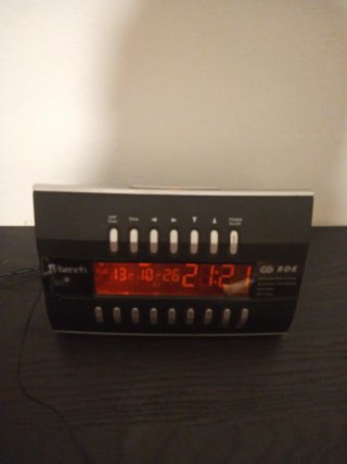 Radio Despertador Digital RDS Bench