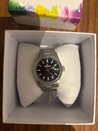 Reloj KRONOS Negro y Plateado precio negociable