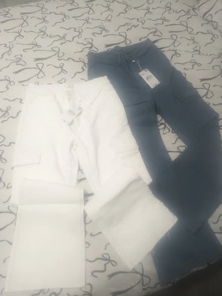 Vaqueros Cargo Mango Blancos y Azules