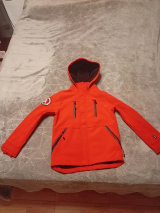 Abrigo niño rojo