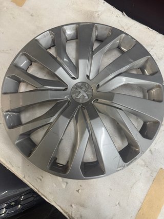 1 Tapacubos Peugeot Rifter Gris