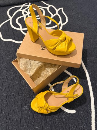 Sandalias KMB Amarillas de Piel