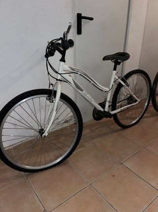 Bicicleta de Montaña J.Bike y Race EMT sport