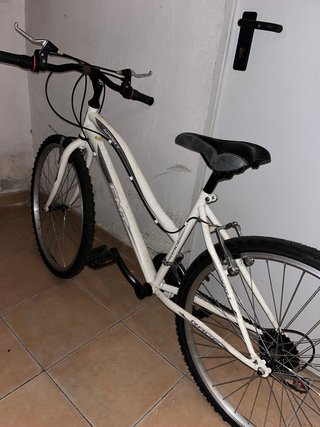 Bicicleta de Montaña J.Bike y Race EMT sport
