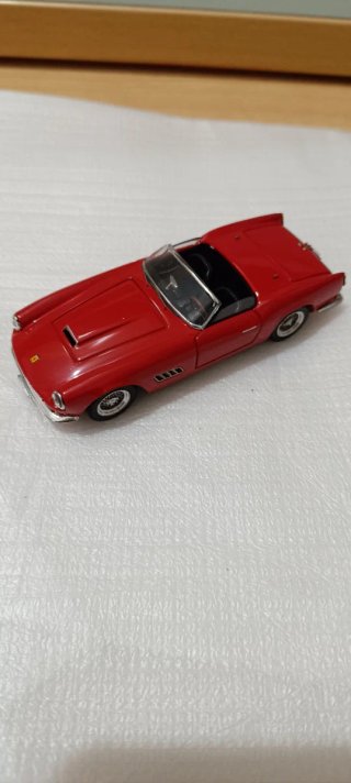 Modellino Ferrari 250 California Art Model 1:43