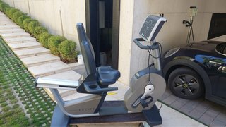Bicicleta Estática Technogym Recline Med Excite