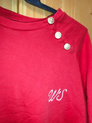 Sudadera Roja con Botones