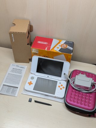 New Nintendo 2DS XL Bianco e Arancione