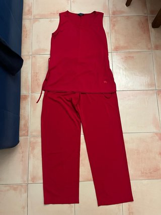 Conjunto Burberry Rojo Talla 46