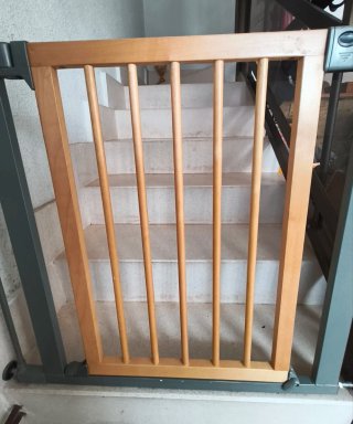Barrera de seguridad para puertas y escaleras.