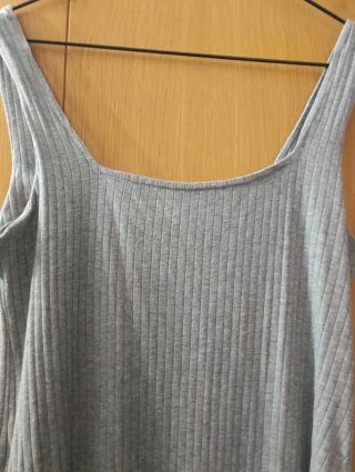 Vestido largo de tirantes gris