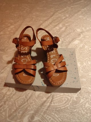 Sandalias plataforma MUSE & CL marrones