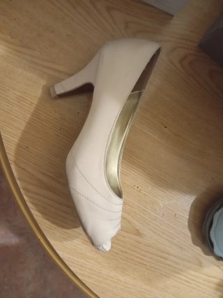 Zapatos de Tacón Beige Talla 36