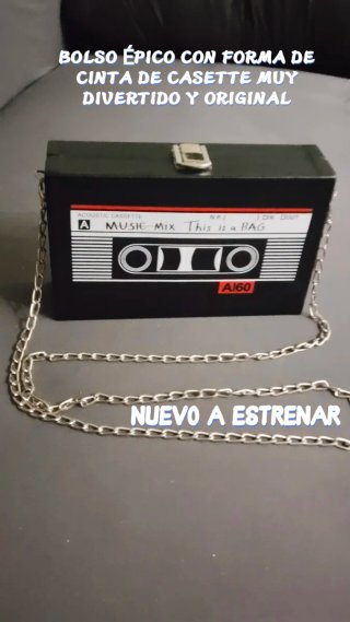 Bolso con forma de cinta de casete